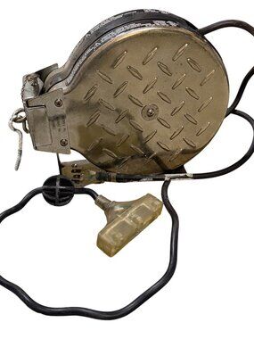 Heavy-Duty Retractable Extension Cord Reel 13 Amp 125V 1625W UL Listed